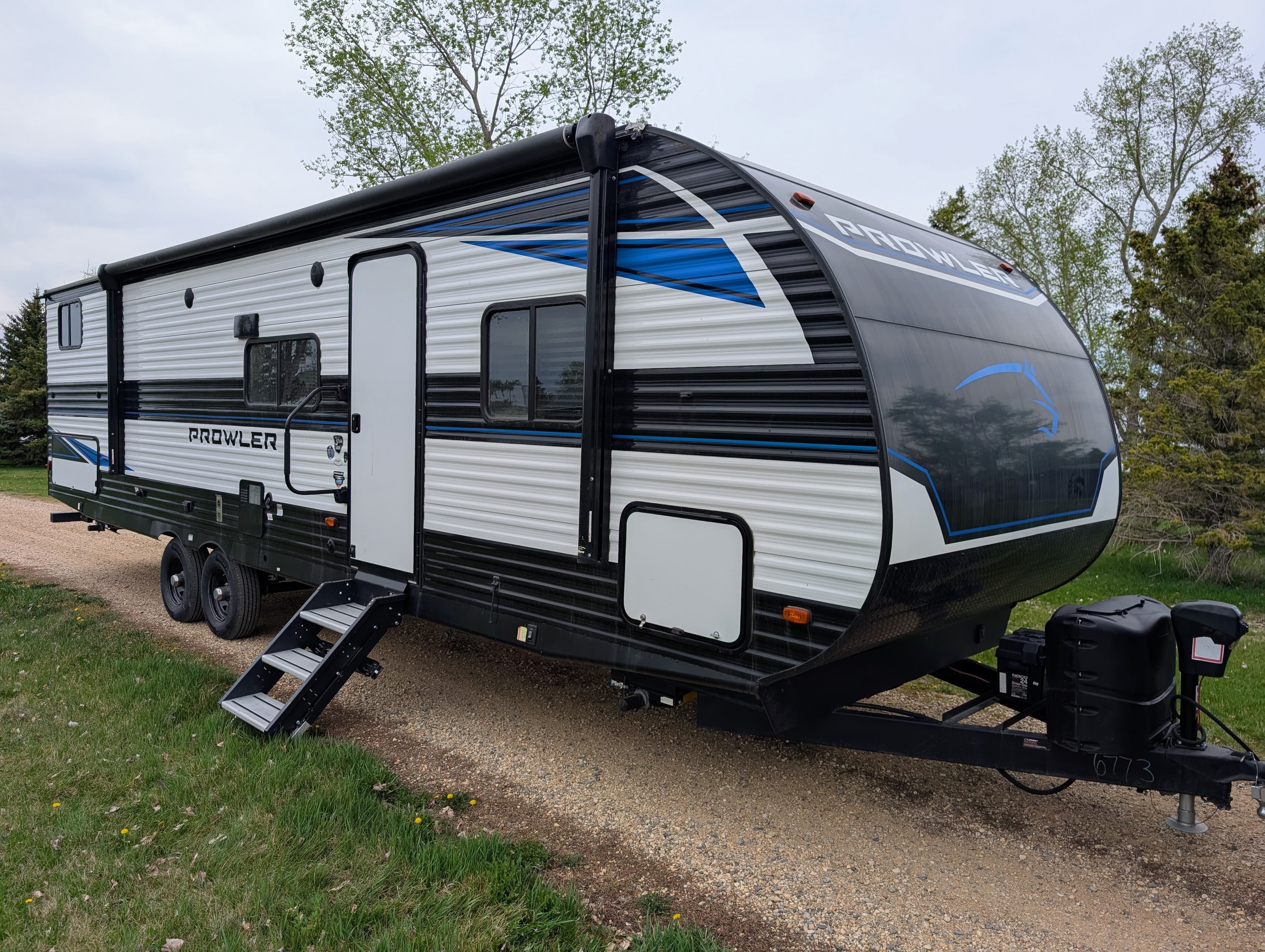 The Prowler 303°RV Rentals in Regina, Saskatchewan | 45 Rentals