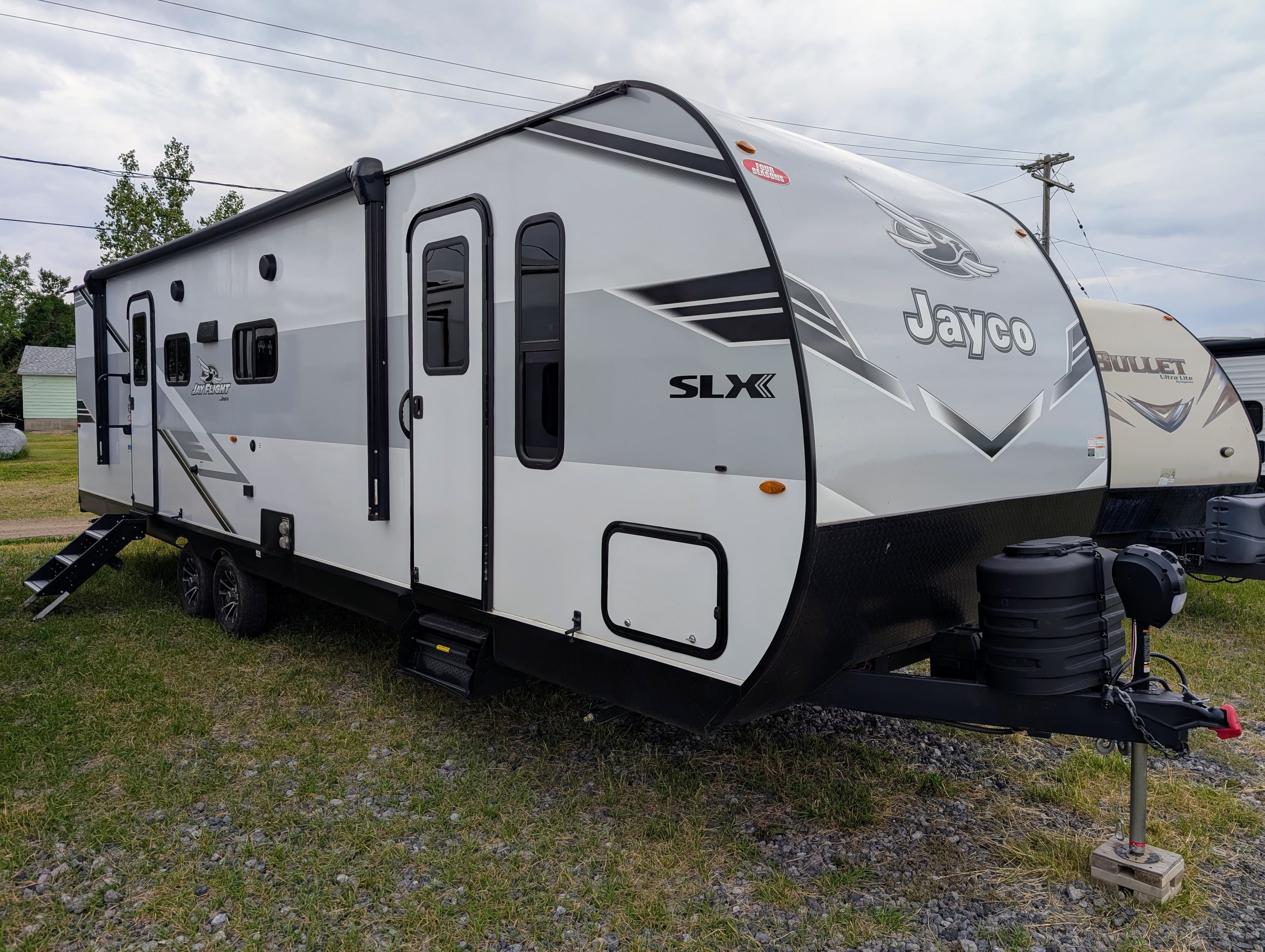 The Jay Flight 287°RV Rentals in Regina, Saskatchewan | 45 Rentals